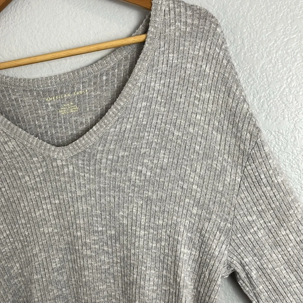 American Eagle Gray ribbed long sleeve top - Picture 9 of 10